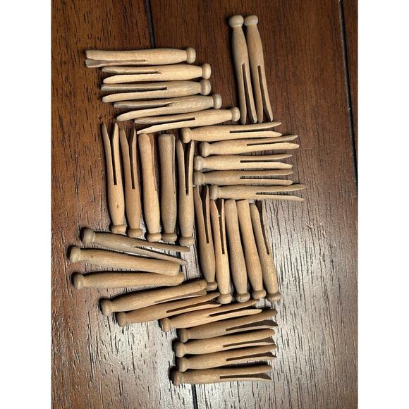 Vintage Wooden Clothespins Lot Rustic Farmhouse Laundry Decor Crafts 30+ pieces - Picture 1 of 3